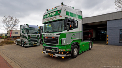 20250330-Tom-Holding-00363 20250330-Tom-Holding-00363